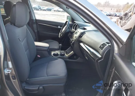 2013 Kia Sorento Lx z USA, uszkodzony, nr VIN 5XYKTDA62DG406596